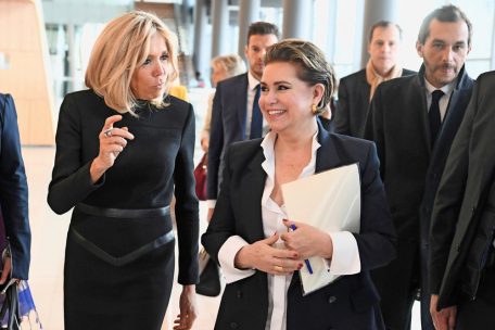 Maria Teresa en 2019 avec Brigitte Macron lors d’une conférence „Stand Speak Rise up!“