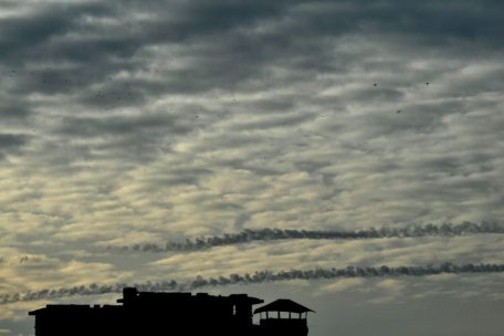Auch zum Jahresende ein inzwischen gewohntes Bild: Russische Raketen über Kiew