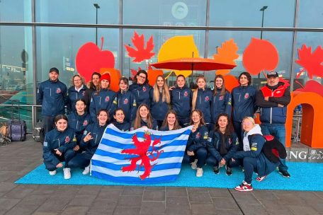 Die luxemburgische Eishockey-Damennationalmannschaft in Kuwait
