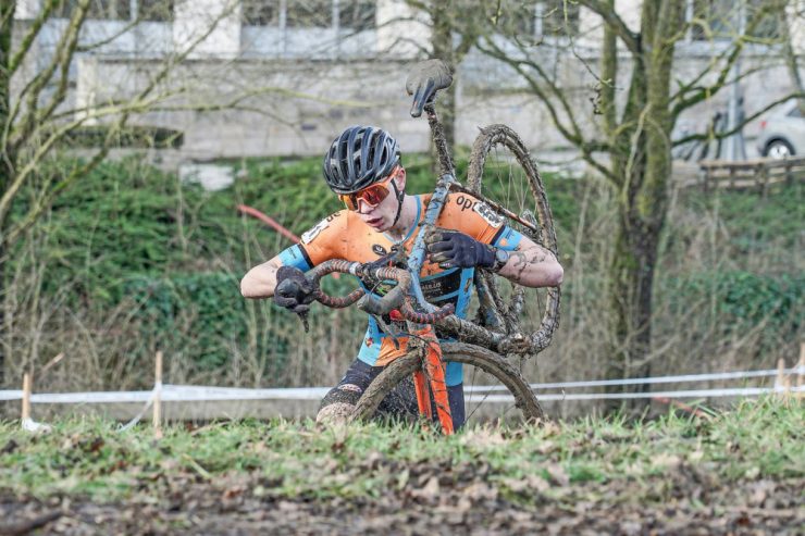 Cyclocross-Landesmeisterschaft / Noa Berton trotzt den Umständen und siegt bei den Junioren