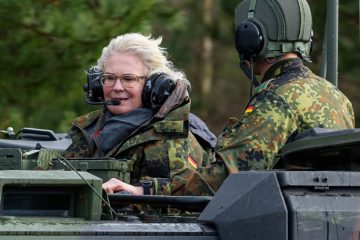 Deutschland / Verteidigungsministerin Christine Lambrecht ist zurückgetreten