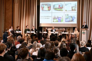 Lycée Robert Schuman / Schüler machen Nägel mit Köpfen: Diskussion zur Nachhaltigkeit mit hochkarätigen Gästen