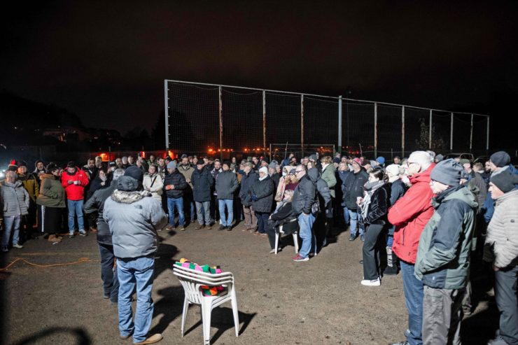Protest bei null Grad / Bürgerinitiativen mobilisieren gegen Hotel-Pläne der Petinger Gemeinde
