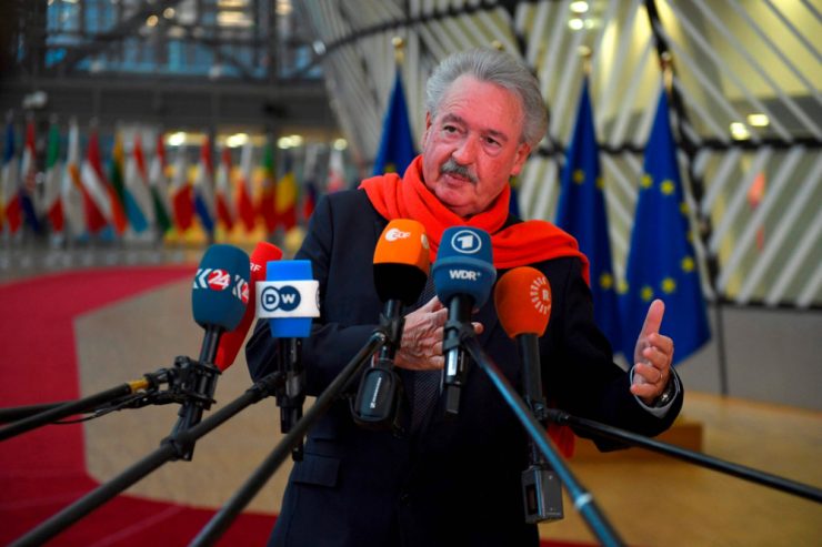 EU-Außenministerrat / Jean Asselborn zu Panzerlieferungen: „Wir können nicht darüber entscheiden“