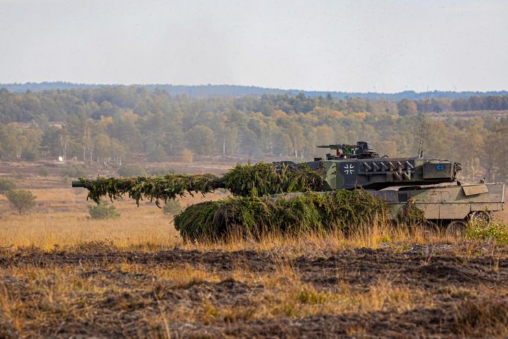 Nach langem Zögern / Deutschland macht Weg frei für Kampfpanzer-Lieferungen an Ukraine