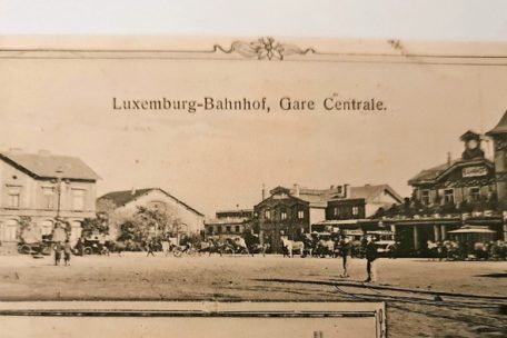 Die Post und der Bahnhof waren von Anfang an eng verflochten