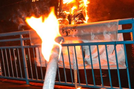 Ähnliche Bräuche wie das „Stréimännchen“ in Remich wurden unter anderem in Luxemburg-Stadt, in Echternach, Grevenmacher und in Ettelbrück zelebriert. In Greiveldingen findet die Fastnachtsverbrennung am Burgsamstag statt.