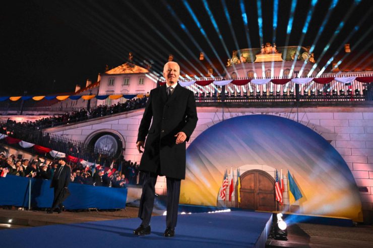 Rede in Warschau / Biden beschwört Kampf für Freiheit