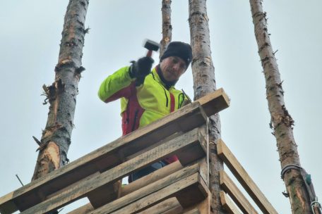 Viel Holz und Manpower / So bereitet man sich in Befort und Niederanven aufs Burgbrennen vor