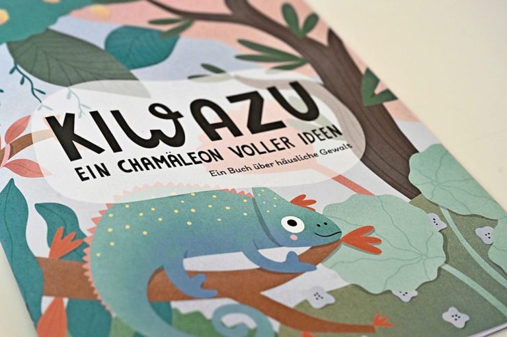 „Es reicht nie“ / Hilfe für betroffene Kinder: Zwei neue Broschüren zum Thema häusliche Gewalt