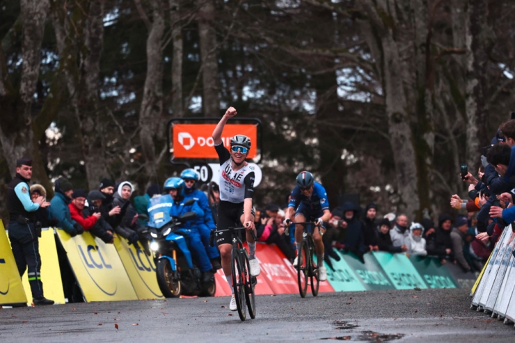 Radsport / Pogacar setzt Ausrufezeichen: Slowene gewinnt 4. Etappe von Paris-Nice und übernimmt Gelb