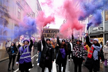 Luxemburg-Stadt / Dem strömenden Regen zum Trotz: Mehr als 800 Menschen protestieren bei „Marche féministe“