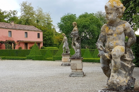 Über dem kunstvoll angelegten Garten von Valsanzibio liegt der Zauber des Vergänglichen