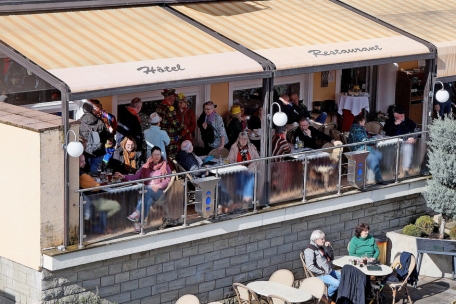 Beste Zuschauerplätze wie bei der Formel 1 in Monte Carlo: die Terrasse des „Hotel l’Esplanade“