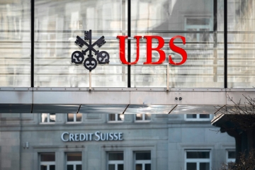 Finanzen / Schweizer UBS übernimmt angeschlagene Credit Suisse