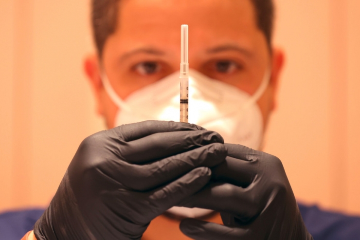 München / Verurteilung wegen Volksverhetzung nach „Impfen macht frei“-Post bei Facebook