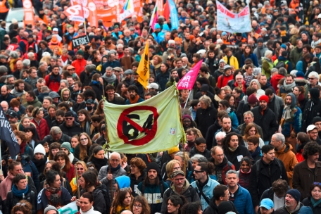 France / Retraites: Les contestataires restent résolus