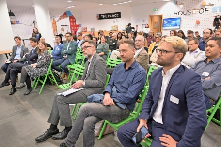Mehr als hundert Studenten, Vertreter von Start-ups und Vertreter der Sozial- und Solidarwirtschaft waren am Donnerstag ins House of Start-ups gekommen