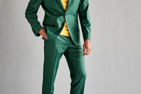 Grüntöne sind im Trend – auch bei Anzügen. Hier ein Beispiel von Mey & Edlich (Anzug ca. 397 Euro).