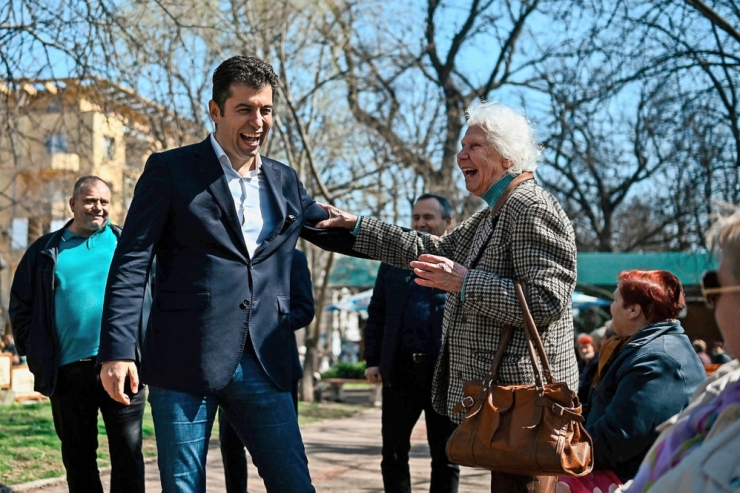 Bulgarien / Fünfmal in nur zwei Jahren: Parlamentswahlen ohne klare Aussicht auf Regierungsmehrheit