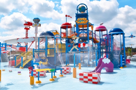 So sieht der neue Wasserspielplatz im Holiday Park aus – gestaltet nach der Kinderserie „Super Wings“