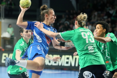 Kim Wirtz (in Blau) und ihre Teamkolleginnen waren in der zweiten Hälfte nicht aufzuhalten