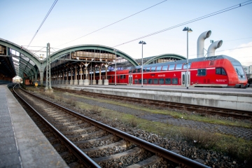 Deutschland / Verkauf des 49-Euro-Tickets hat begonnen