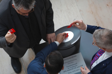 Deutschland / Ist die Ampel-Koalition faul? – Union sieht „Arbeitsverweigerung“ in der Regierung