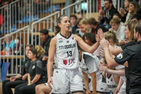 Halbfinale / T71 zieht Kopf aus der Schlinge