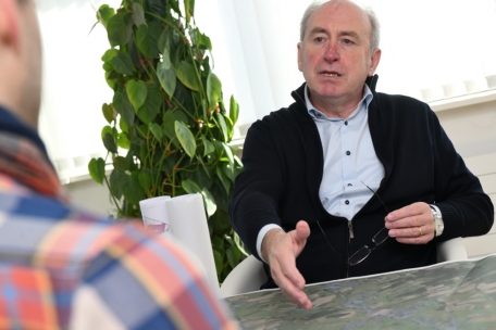 Der Monnericher Bürgermeister Jeannot Fürpass betitelt die Verkehrssituatiuon in seiner Gemeinde als „dramatisch“