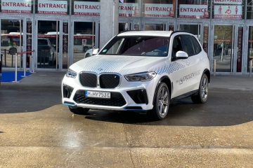 Wasserstoff  / Mit dem iX5 Hydrogen setzt BMW auch auf die Brennstoffzelle