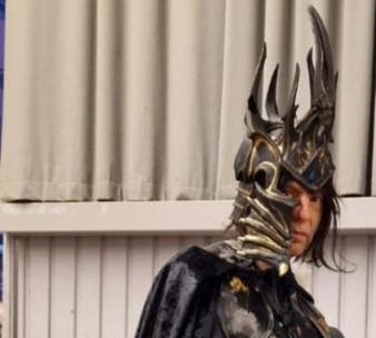 Militär-Übersetzer, Musiker, Schauspieler, Cosplayer … Tausendsassa Raytan hat mehrere Eisen im Feuer