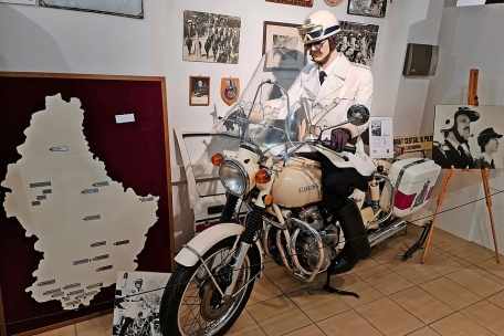 Im Polizeimuseum finden sich unter anderem die alten Uniformen und Fahrgeräte der Gendarmerie und Polizei