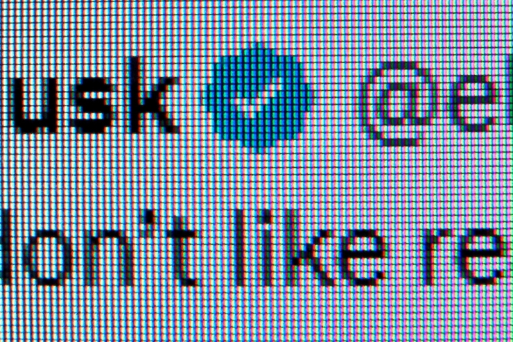 Social Media / Twitter entfernt im großen Stil den blauen Haken – auch bei Trump, Gates, Gaga