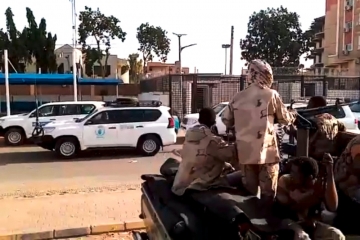 Schwere Unruhen / Westliche Länder evakuieren Diplomaten und Bürger aus dem Sudan