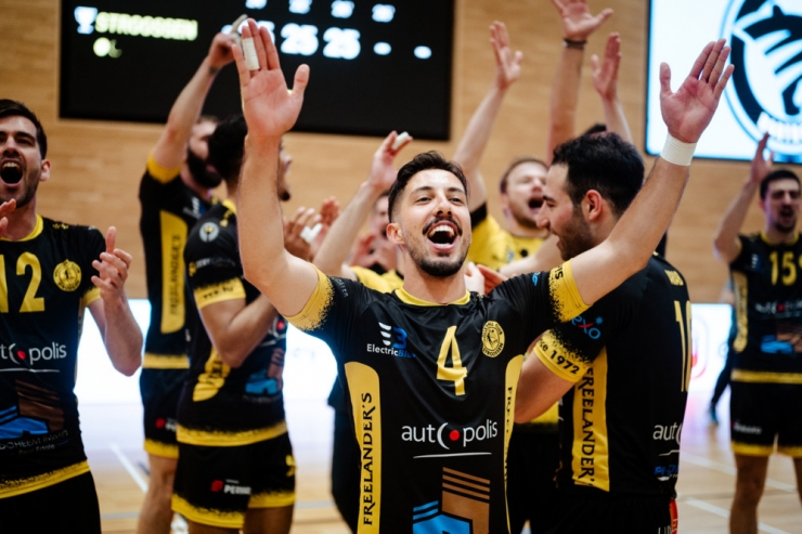 Volleyball / Strassen überlegen zum Meistertitel