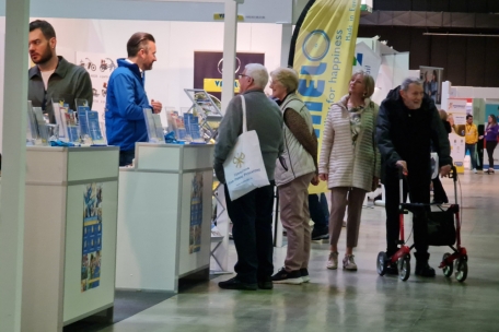 Die Besucher, die ihren Weg in die Ausstellungshallen gefunden hatten, nahmen sich ausgiebig Zeit für Gespräche mit Anbietern
