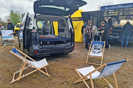 Liegestühle gehören eigentlich zur Grundausstattung beim Campen