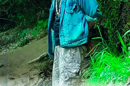 (*) Christian Rätsch<br />
„Ein Kosmos im Regenwald, Mythen und Visionen der Lakandonen-Indianer“<br />
Bacopa Verlag, Schiedlberg<br />
322 S., 29,80 Euro