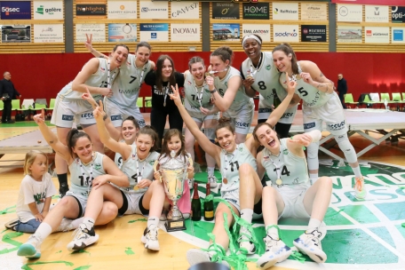 Damen LBBL  / Hostert feiert sein erstes Double 