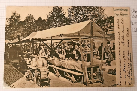 Reges Treiben am Knuedler zeigt diese Postkarte 