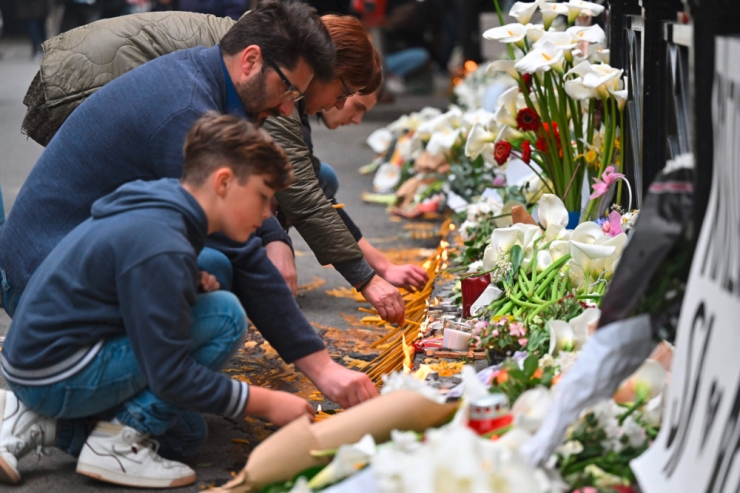 Gesellschaft / Nach Schüler-Amoklauf: Serbien trauert und hadert mit sich selbst