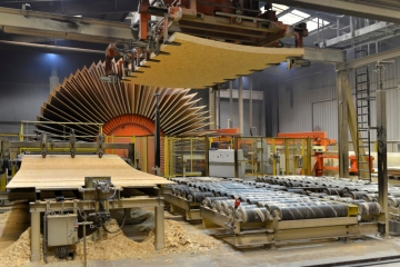 Gewerkschaften / Kollektivvertrag bei Kronospan erneuert: Das steht den 350 Beschäftigten jetzt zu