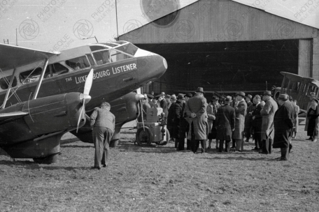 „The Luxembourg Listener“ vor dem Escher Hangar