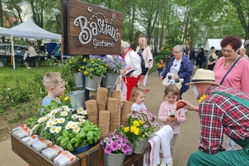 Kayl/Tetingen / Grüner Daumen im Park Ouerbett: Blumenfest lockt Tausende Besucher