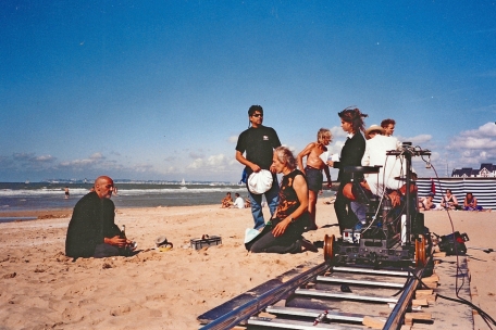 Sur le tournage de „SDF Go Home“, sur la plage de Deauville