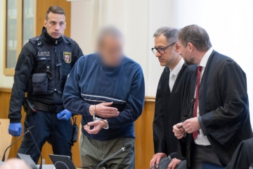 Deutschland / Prozess um „Vereinte Patrioten“ beginnt mit Botschaft der Angeklagten