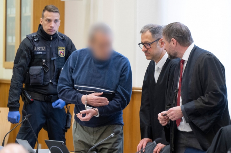 Deutschland / Prozess um „Vereinte Patrioten“ beginnt mit Botschaft der Angeklagten