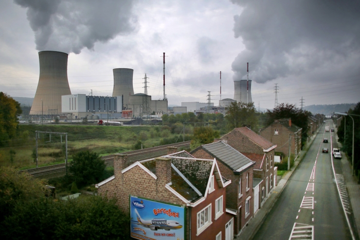 Atomkraft / Tihange 3 und Doel 4: Greenpeace stellt sich gegen Laufzeitverlängerung der belgischen Reaktoren