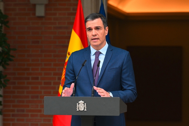 Kommentar  / Nach der Wahlklatsche – Spaniens Premier Sánchez könnte sich wieder durchbeißen